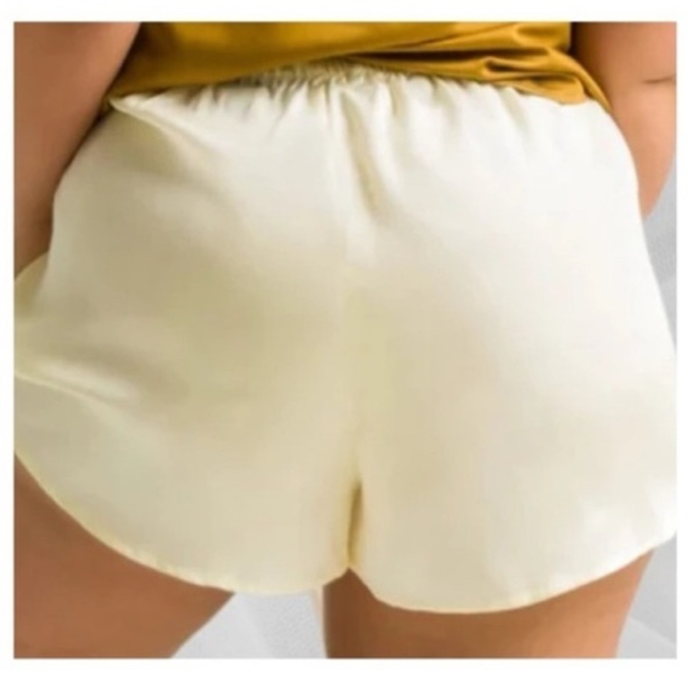 New in Box. Ettitude Vanilla Sateen Shortie XXL